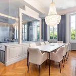 Dom wakacyjny Discovery A With A Swimming Pool That Reveals Its Charm