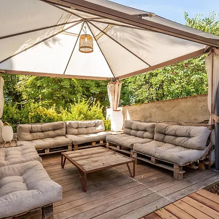 Dom wakacyjny Discovery A With A Swimming Pool That Reveals Its Charm Lyon