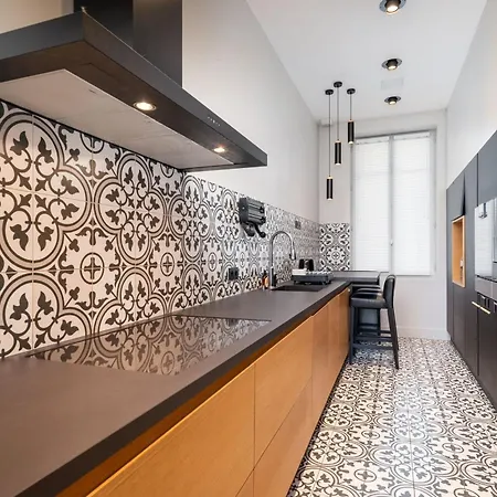 Discovery - A With A Swimming Pool That Reveals Its Charm * Lyon