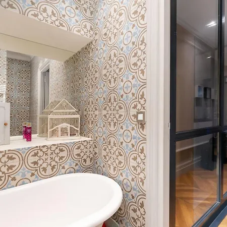 Discovery - A With A Swimming Pool That Reveals Its Charm Feriehus Lyon